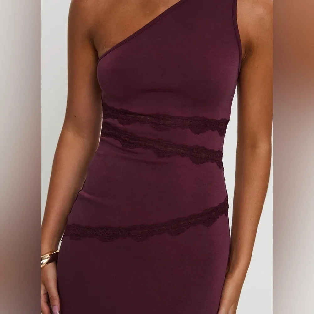 NWT Princess Polly Ultraviolet One Shoulder Lace Maxi Dress Wine US 6 - Picture 3 of 14